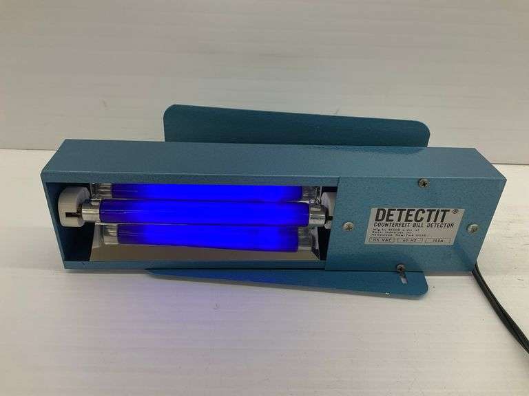 Detectit Counterfeit Bill Detector with Original Box, works image