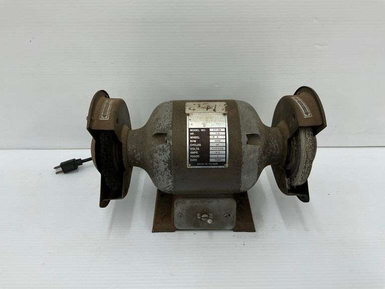 Vintage CT-6B Bench Grinder with Wire Wheel... works image