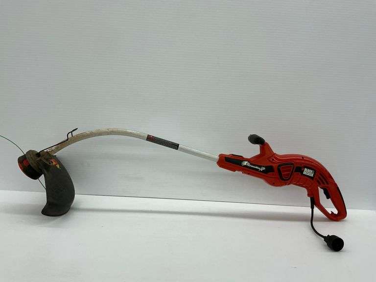 Black & Decker GrassHog XP GH1000 String Trimmer, works image