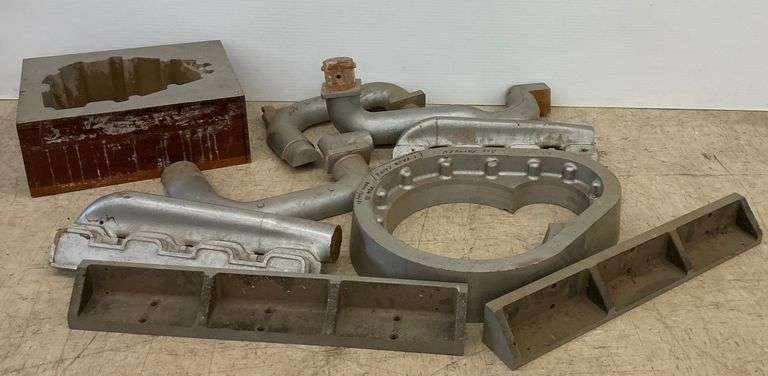 Selection of Foundry Casting Molds and Cores image