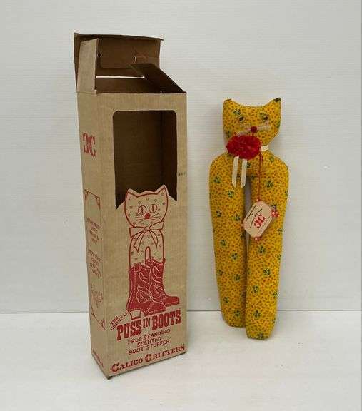 Calico Critters Puss in Boots Boot Stuffer - 1982 - In Original Box image