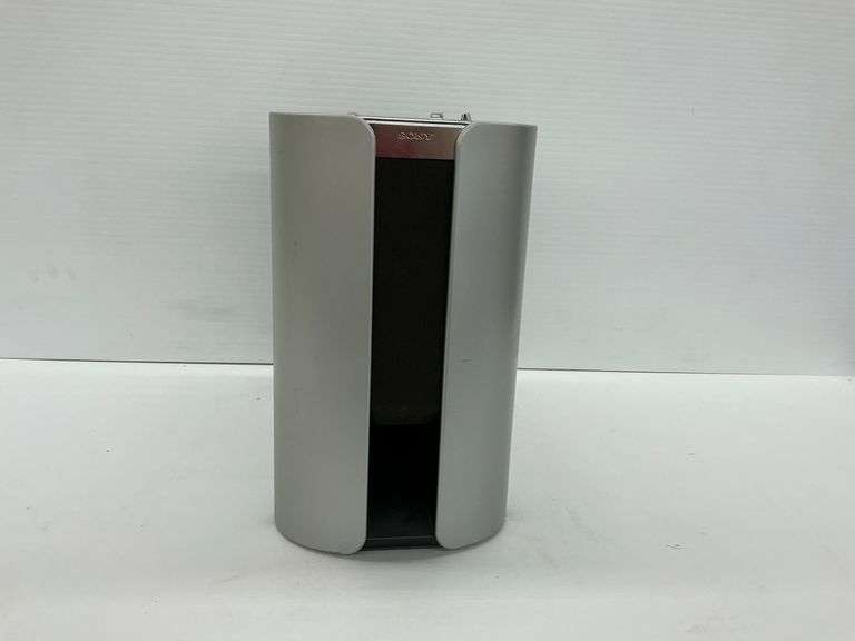 Sony SA-WS8 Active Subwoofer, powers on image