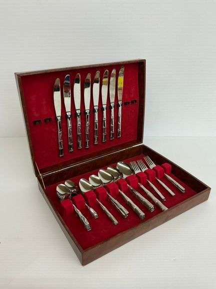 Barclay Geneve Stainless Steel Cutlery Set in Wooden Case image