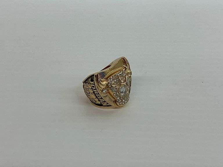 Michael Jordan Chicago Bulls 1996-97 NBA Championship Commemorative Ring...Size 9.5 image