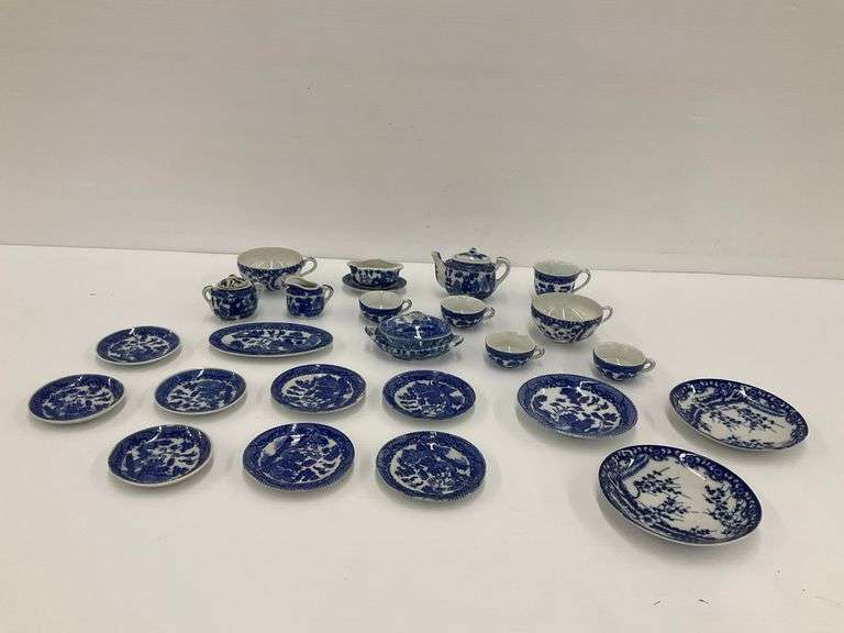 Occupied Japan Blue Willow and Floral Pattern Dish Group image