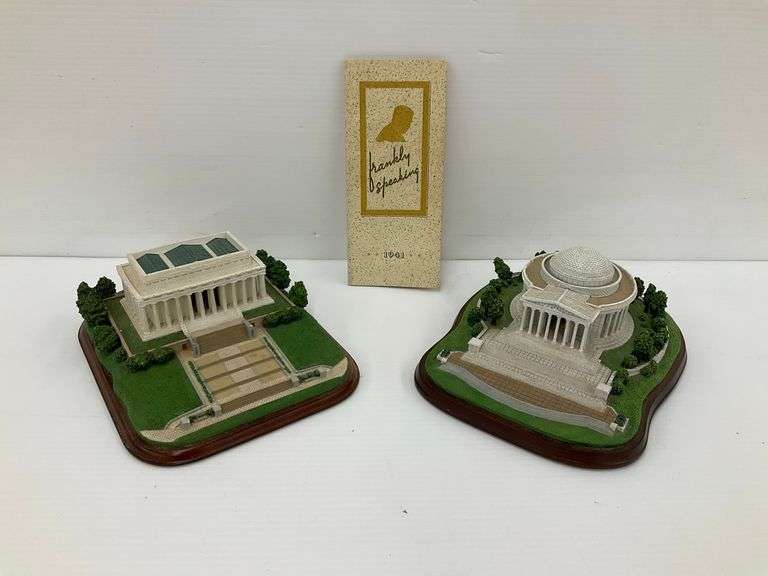 Danbury Mint Lincoln & Jefferson Memorials with Frankly Speaking Book image