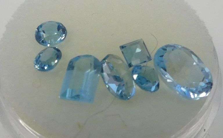 Loose Blue Topaz Gemstones....4.75 carats image