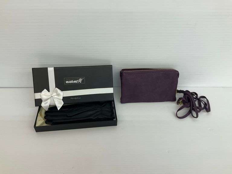 Women's Warmeis Leather Gloves and Plum Zipper Purse image