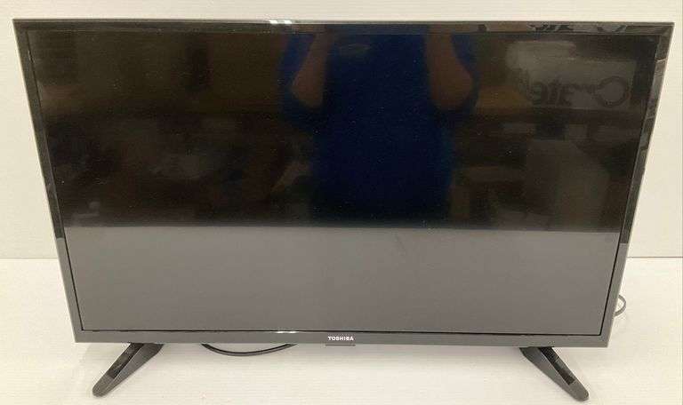 Toshiba 32-in. LCD TV with HDMI Cord image