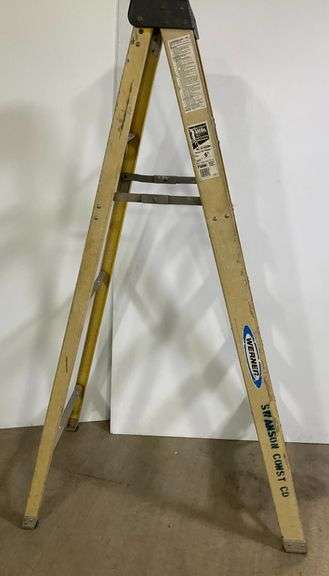 Werner 6 Ft. Fiberglass Stepladder image