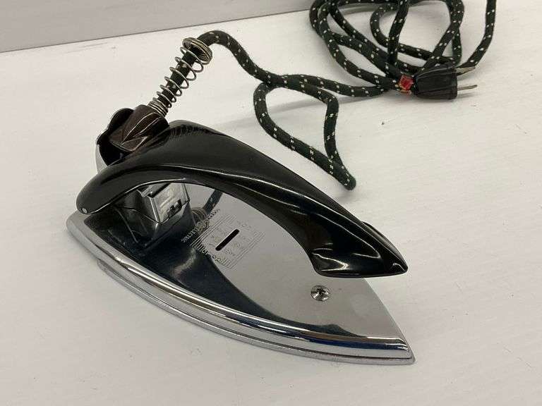 Vintage General Electric Clothes Iron - Model 159F18 image