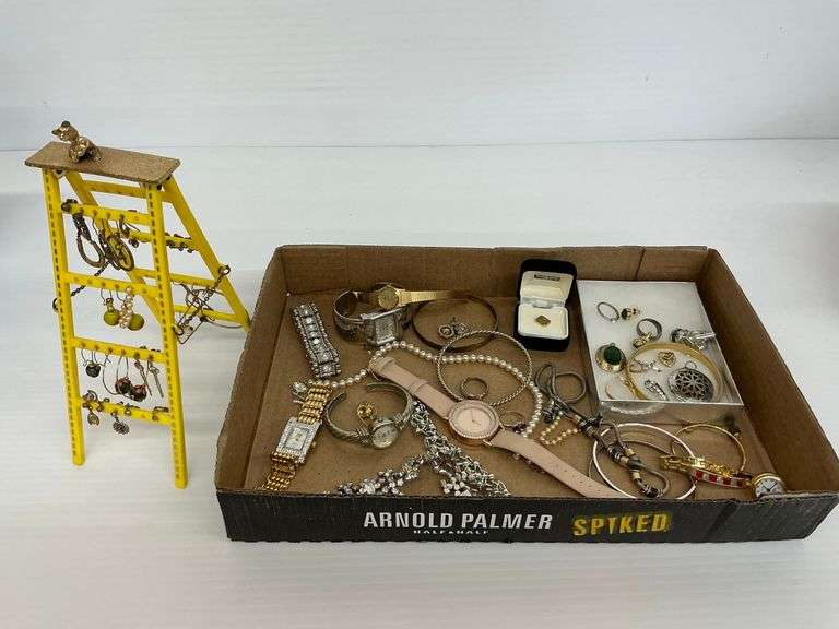 Costume Jewelry - Necklaces, Bracelets, Rings, Earrings, Cufflinks, and Watches image