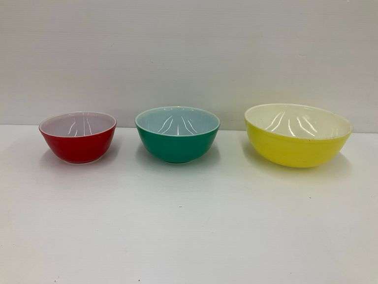 Vintage Pyrex Primary Colors Nesting Bowls Set of 3 image