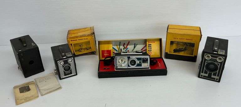 Mixed Lot of Vintage Kodak Brownie Cameras and Accessories image