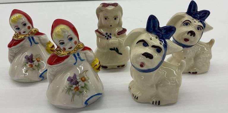 Shawnee Salt & Pepper Shakers Group image