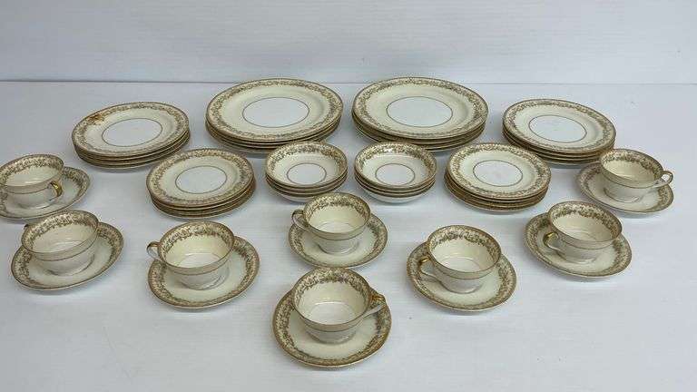 Noritake China 'Elvira' Dinnerware Set - 48 Pieces image
