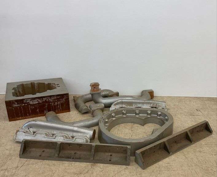 Selection of Foundry Casting Molds and Cores image