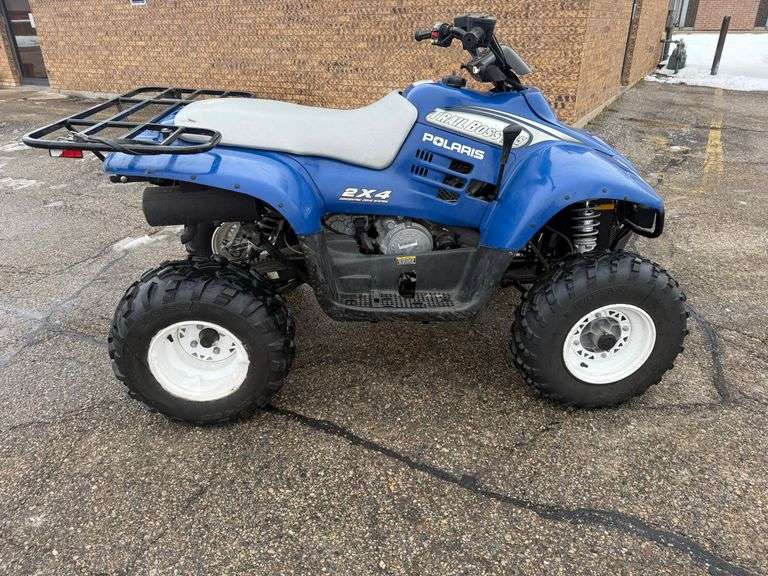 2002 Polaris Trail Boss 325 2x4 ATV. VIN - 4XACA32A722851566 image