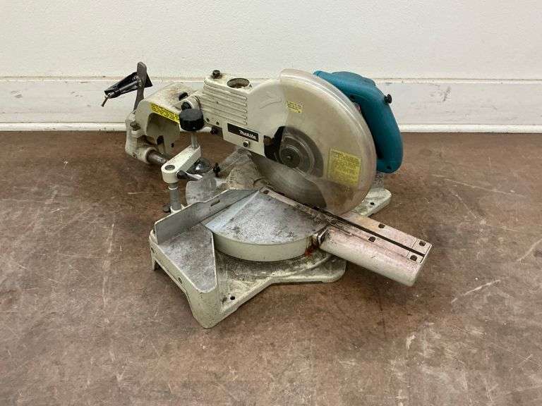 Makita LS1011 10" Slide Compound Saw, works image