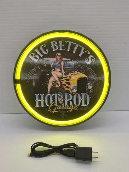 Big Betty's Hot Rod Garage LED Sign, works image