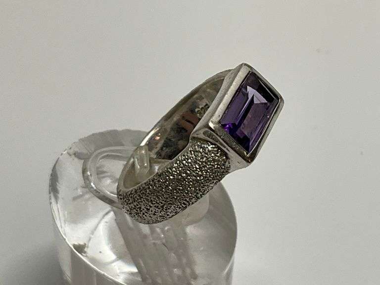 Sterling Silver & Amethyst Gemstone Ring w/Flashy Diamond Textured Ring Frame...Size 7 image