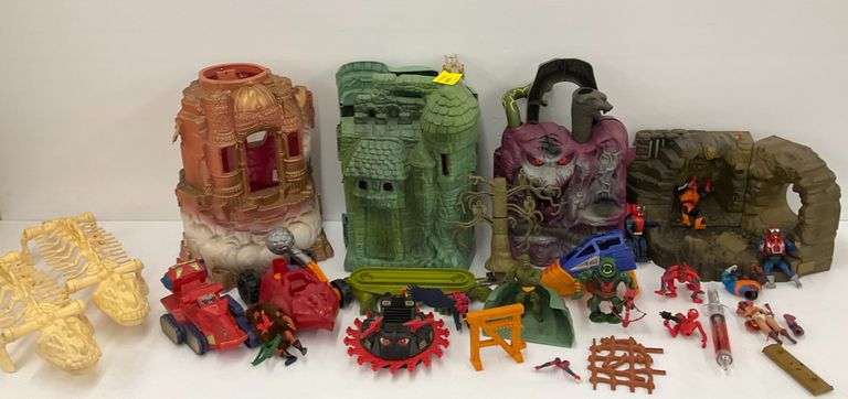 Vintage Masters of the Universe Action Figures, Vehicles & Playsets Lot image
