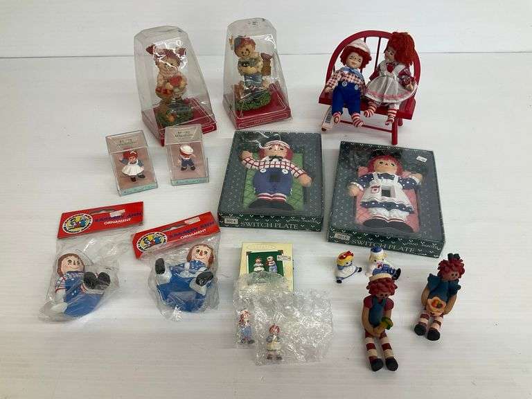 Raggedy Ann & Andy Collectible Figurines and Ornaments... 6 in. Switch Plates image