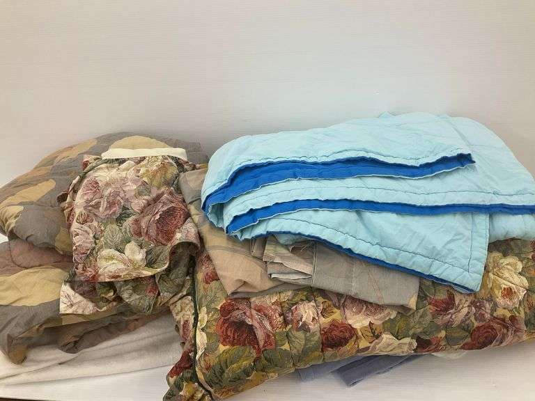 Assorted Bedding Sets - Comforters, Sheets, Blankets...Leaf Pattern Twin Size, Blue Sheets King Size image
