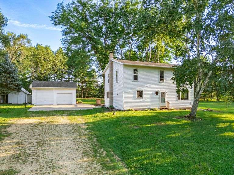 3206 W Creedy Road, Beloit, WI 53511 image