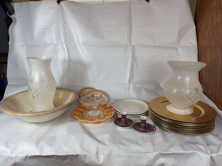 Mixed dishware lot