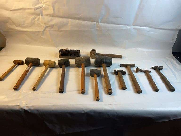 Rubber mallets and hammers image