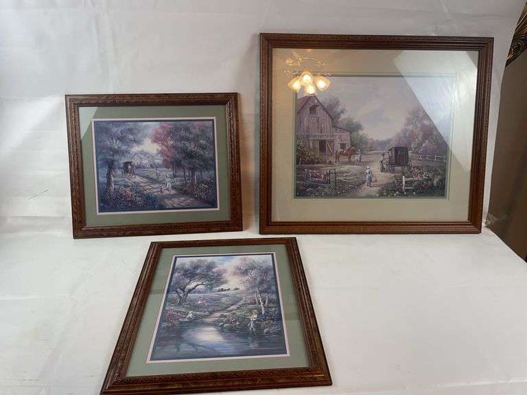 6 Pictures with wooden frames and gold frames image