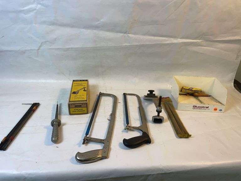 Hand saws and chisel sharpener image