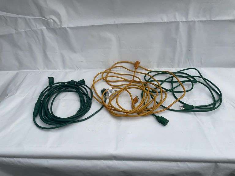 3 extension cords image