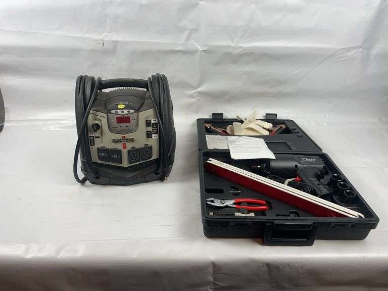 Auto Emergency Kit and jump box image