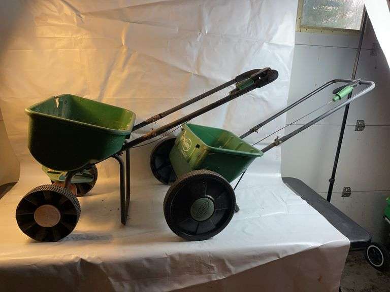 2 Scott’s spreaders image