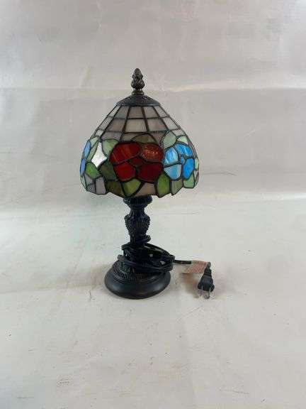 Tiffany style lamp image