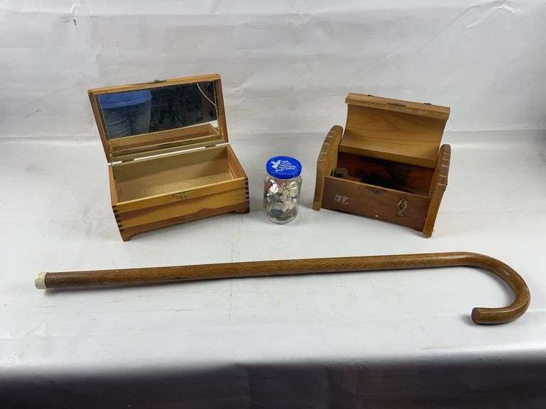 Jewelry boxes and buttons image