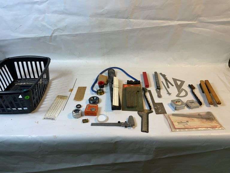 Measuring units and dial calipers image