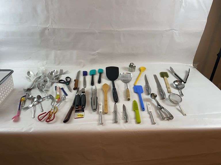 Kitchen utensils and silverware image