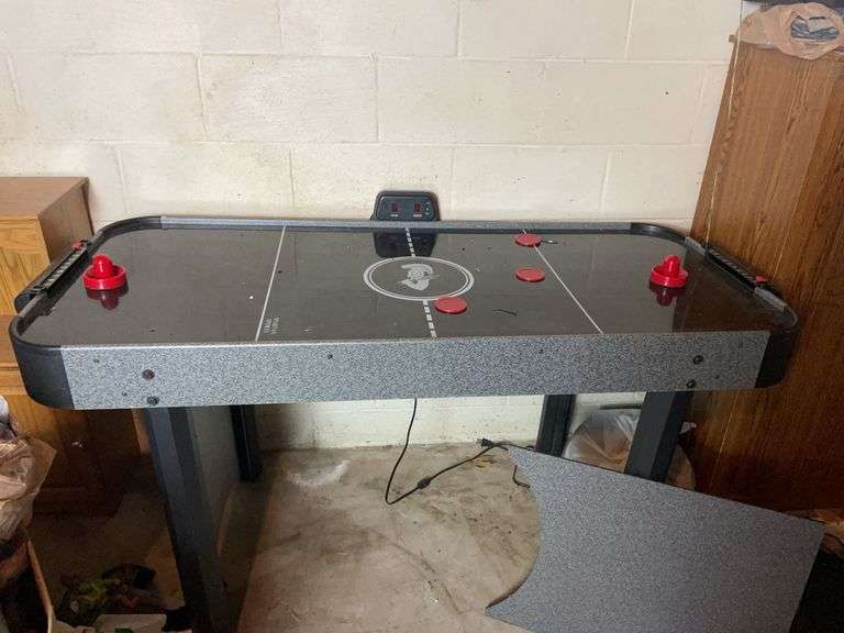 Air hockey table image