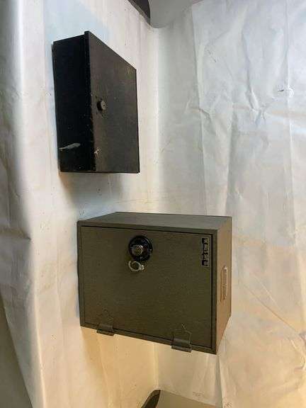 2 safes image