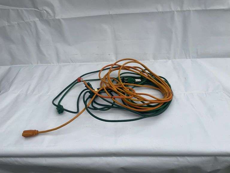 3 extension cords image
