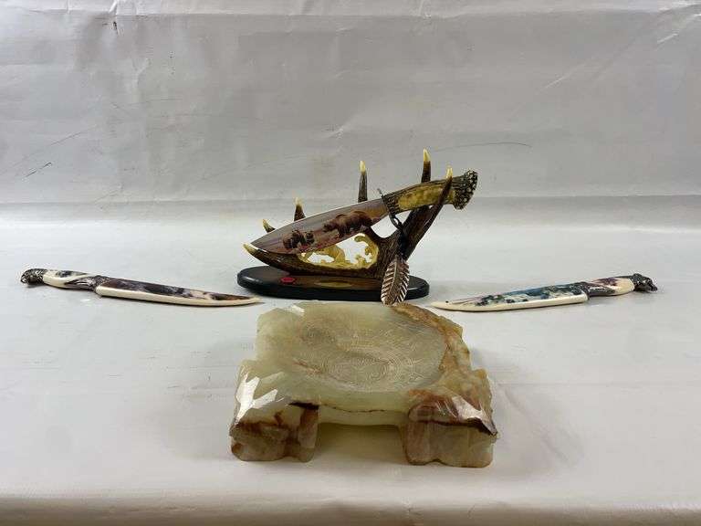 Wildlife knives and ivory ashtray image
