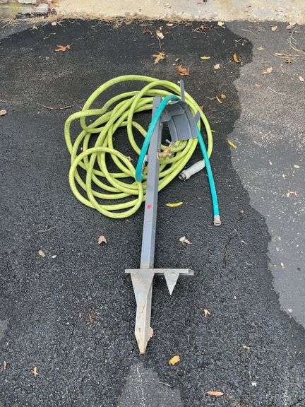 Water hose and hose holder image