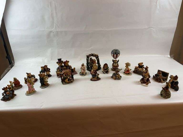 Boyd’s bears image