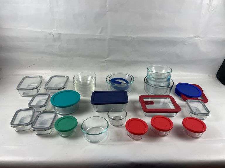 Pyrex and anchor hocking glass dishes with lids image