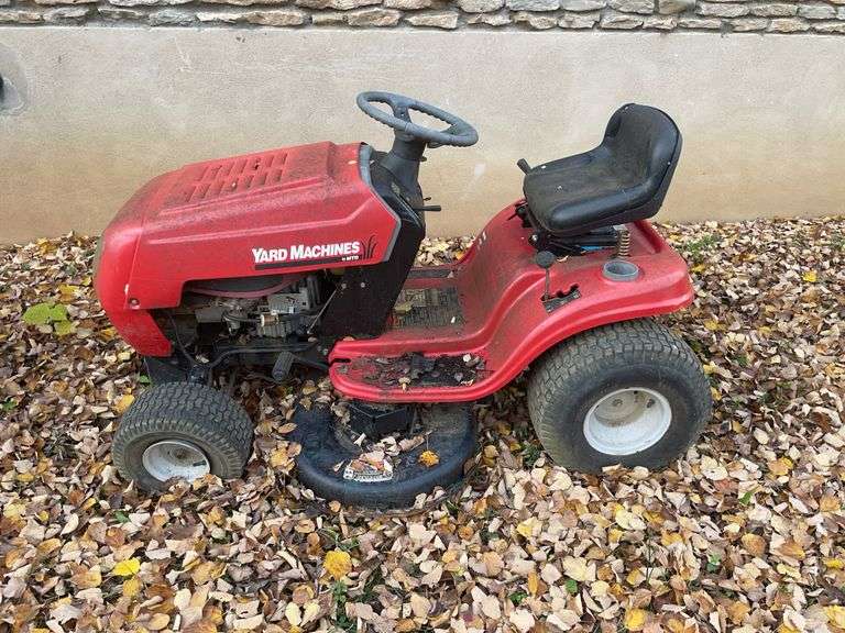 Yard machine riding lawnmower image