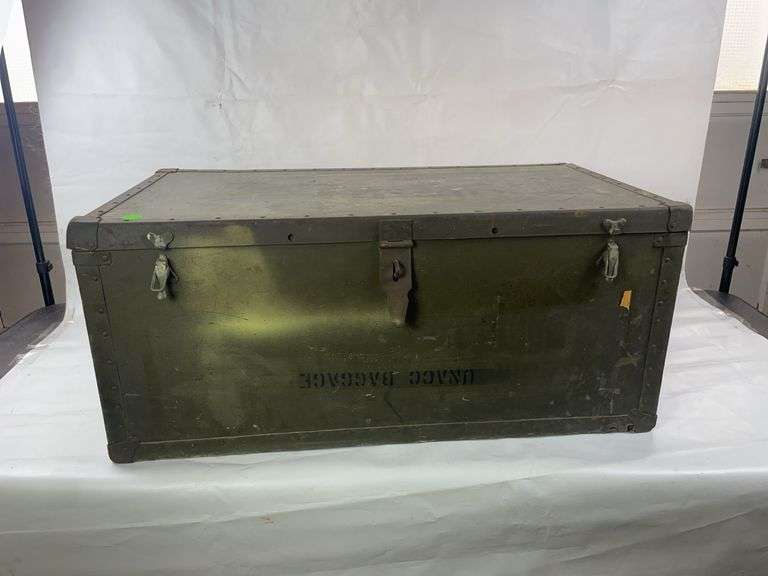 Vintage army box image