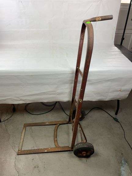 2 wheel dolly image